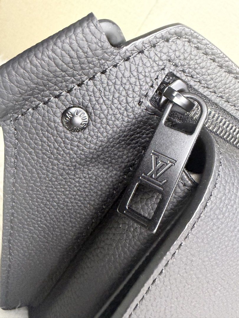 LV Belt bag (Category: Belt bags, Clutches and Pouches) located in Bacolod City. Submitted by sh33natole.07 (Listing ID 1466181287, Image 3). Description: 📍Shop Policies: - All bags are preloved - Buyers are encouraged to review all photos and details carefully before purchasing. 🚫 NO RETURN,NO EXCHANGE 🚫 NO RESERVATION ✅ We accept COD with 20% DP - Payment first before we ship your order. - Jou Reserver,bogus buyers and scammers will not be t