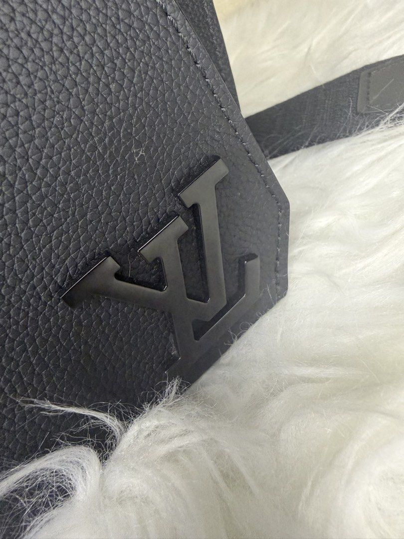 LV Belt bag (Category: Belt bags, Clutches and Pouches) located in Bacolod City. Submitted by sh33natole.07 (Listing ID 1466181287, Image 2). Description: 📍Shop Policies: - All bags are preloved - Buyers are encouraged to review all photos and details carefully before purchasing. 🚫 NO RETURN,NO EXCHANGE 🚫 NO RESERVATION ✅ We accept COD with 20% DP - Payment first before we ship your order. - Jou Reserver,bogus buyers and scammers will not be t