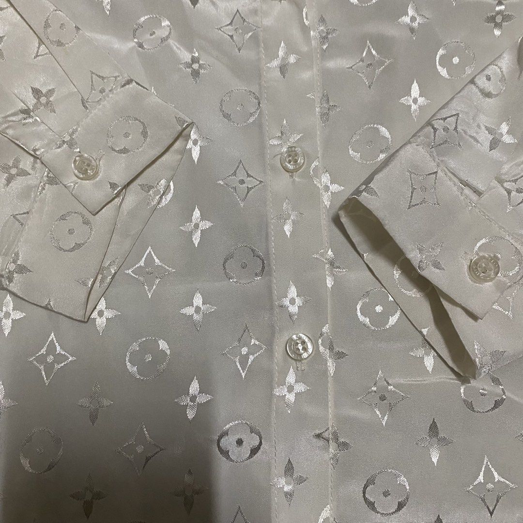 lv monogram silk button down ls (Category: Sleep and Loungewear) located in Taguig. Submitted by xi_xxix1129 (Listing ID 1466334895, Image 3). Description: large long 20.5x30” excellent condition 299php +sf no cod taguig location 📩📩📩.