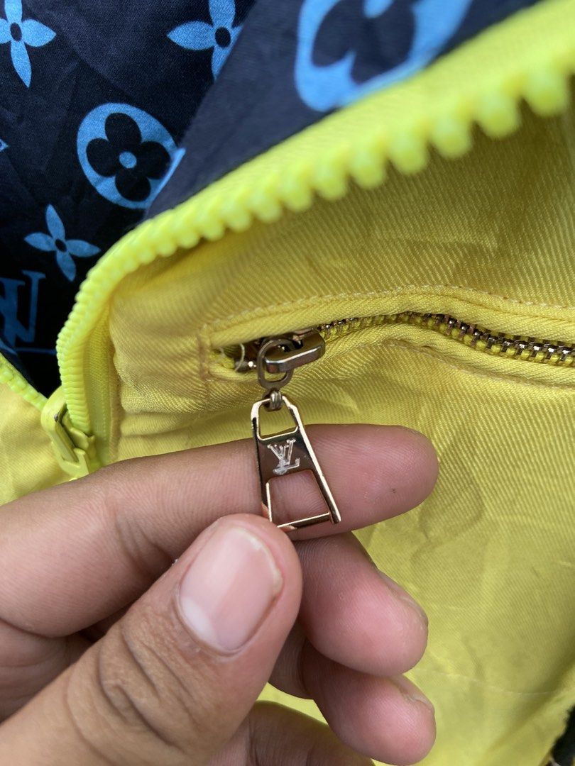 LV PARKA REVERSIBLE (Category: Coats, Jackets and Outerwear) located in General Santos City (Dadiangas). Submitted by goodstock29 (Listing ID 1466166108, Image 3). Description: Size: Medium to Large Dimension: 21-30 •Excellent condition •Color rate 9.5/10 •Need Wash .
