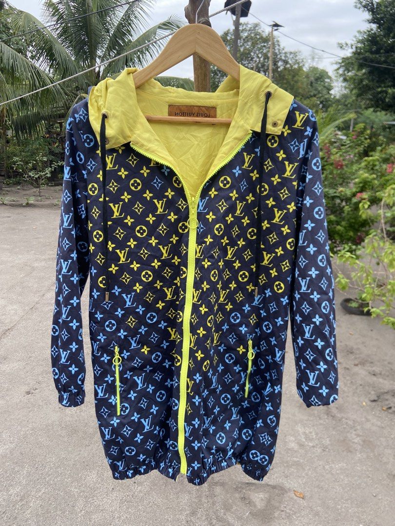 LV PARKA REVERSIBLE (Category: Coats, Jackets and Outerwear) located in General Santos City (Dadiangas). Submitted by goodstock29 (Listing ID 1466166108, Image 1). Description: Size: Medium to Large Dimension: 21-30 •Excellent condition •Color rate 9.5/10 •Need Wash .