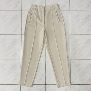 (Category: ) located in . Submitted by shopaholicwardrobe_ (Listing ID 1466197388, Image 1). Description: .