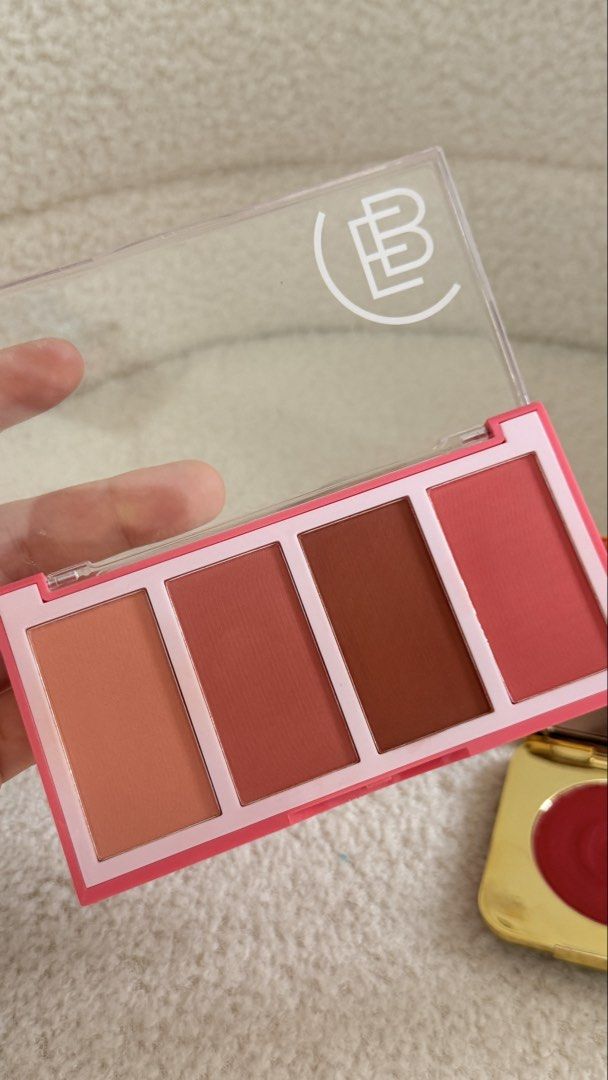 Makeup and accessories take all (Category: Makeup) located in Makati City. Submitted by prelovedbyeth (Listing ID 1466331614, Image 2). Description: - Selling as a complete set only - Absidy Foundation (Shade: 15NW) - 4-Pan Blush Palette with clear lid - Compact mirror case with red powder - Perfect, budget-friendly way to try multiple products.