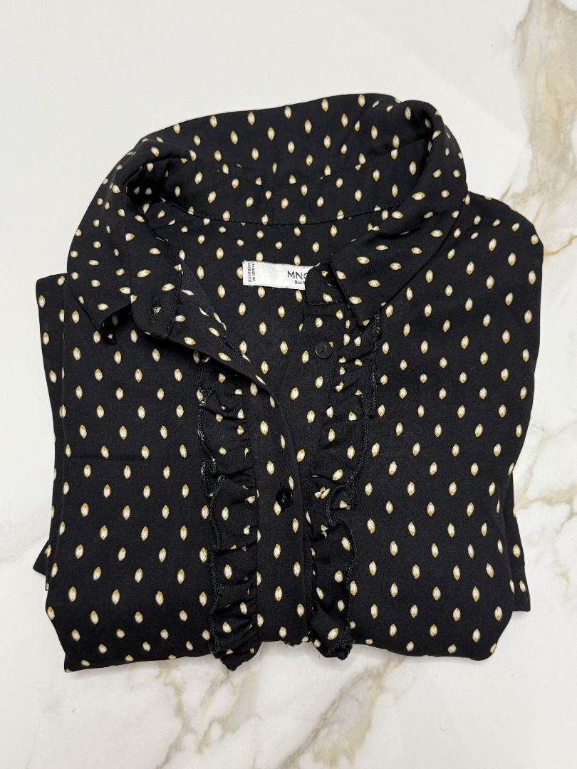 MANGO Black Printed Blouse in XS (Category: Blouses) located in Marikina City. Submitted by tashdeclutters. (Listing ID 1466209534, Image 1). Description: ✨ MANGO Black Printed Blouse in XS - P690 ✨ Condition 3: Good/Lightly Used 🛍️ Purchased in: Philippines ✨ @tashdeclutters ✨ Created to share the things that no longer spark joy with Tash — and hopefully, let them spark joy for someone else. 🤍 📌 SHOP POLICIES • Prices posted are FINAL. • NO L