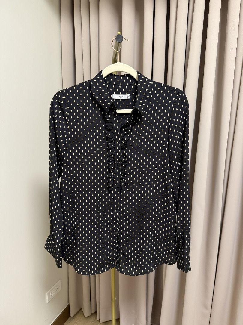 MANGO Black Printed Blouse in XS (Category: Blouses) located in Marikina City. Submitted by tashdeclutters. (Listing ID 1466214174, Image 1). Description: ✨ MANGO Black Printed Blouse in XS - P690 ✨ Condition3: Good/Lightly Used 🛍️ Purchased in: Philippines ✨ @tashdeclutters ✨ Created to share the things that no longer spark joy with Tash — and hopefully, let them spark joy for someone else. 🤍 📌 SHOP POLICIES • Prices posted are FINAL. • NO LO
