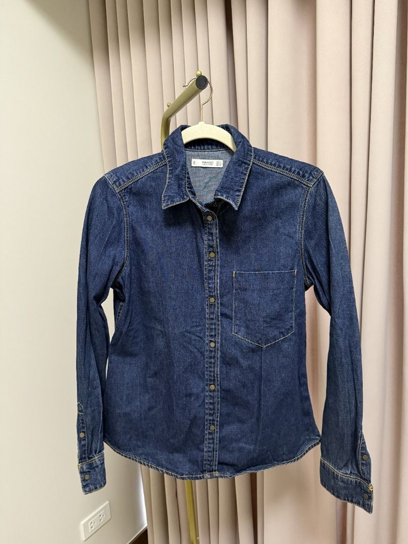 MANGO Dark Blue Polo Long Sleeve in Small (Category: Shirts) located in Marikina City. Submitted by tashdeclutters. (Listing ID 1466225210, Image 1). Description: ✨ MANGO Dark Blue Polo Long Sleeve in Small - P1290 ✨ Condition 3: Good/Lightly Used 🛍️ Purchased in: Philippines ✨ @tashdeclutters ✨ Created to share the things that no longer spark joy with Tash — and hopefully, let them spark joy for someone else. 🤍 📌 SHOP POLICIES • Prices posted