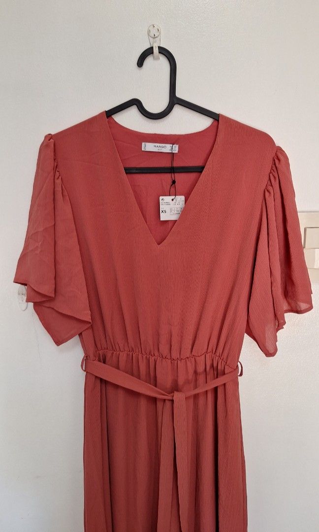 Mango Dress (Category: Evening dresses & gowns) located in La Trinidad. Submitted by styled.traded (Listing ID 1466247877, Image 2). Description: Brand new, Old rose color, Long dress Very flowy fabric Size XS-S, B- 32-34", L- 54".