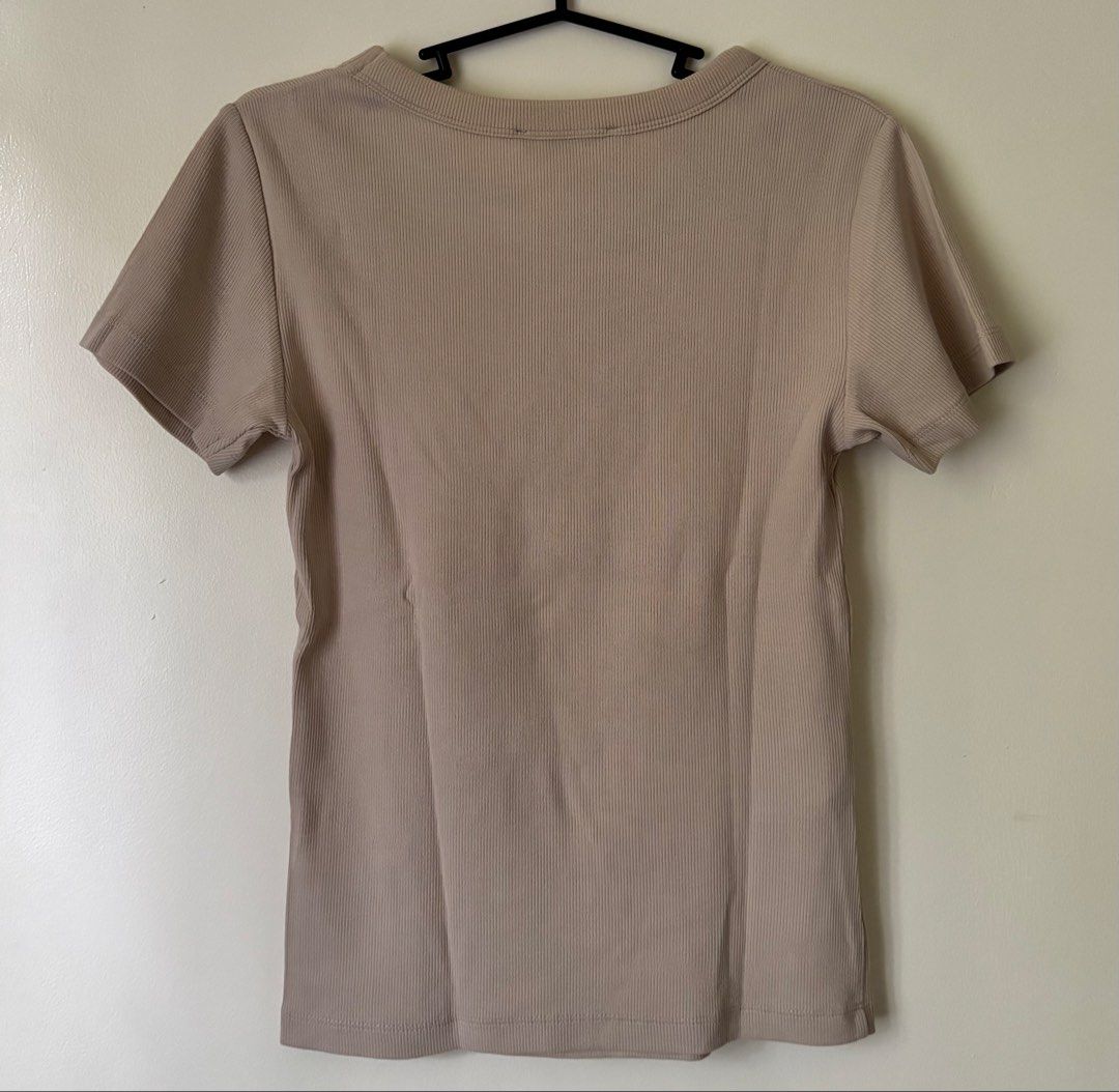 Mango Rib-Knit Shirt (Category: Shirts) located in Lipa City. Submitted by cosmicstar.b640d6 (Listing ID 1466285964, Image 2). Description: .