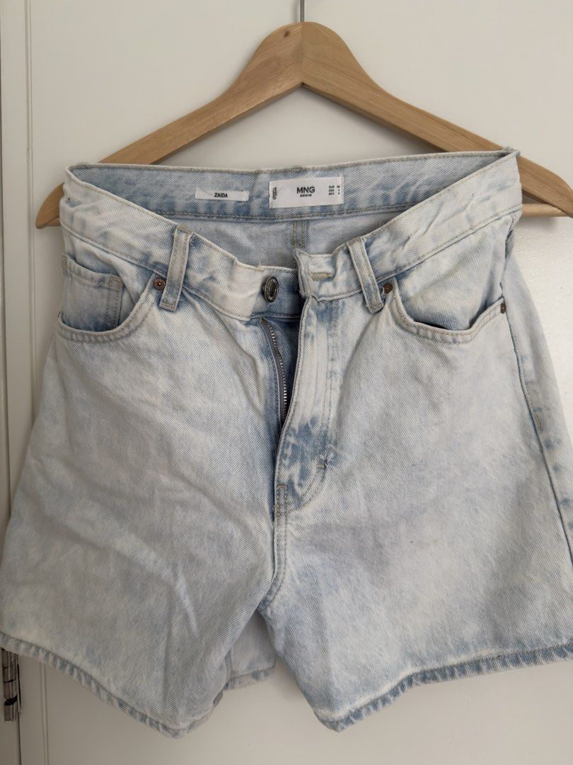 Mango Straight Denim Shorts (Category: Shorts) located in Pasig City. Submitted by atticstreet (Listing ID 1466216510, Image 1). Description: .