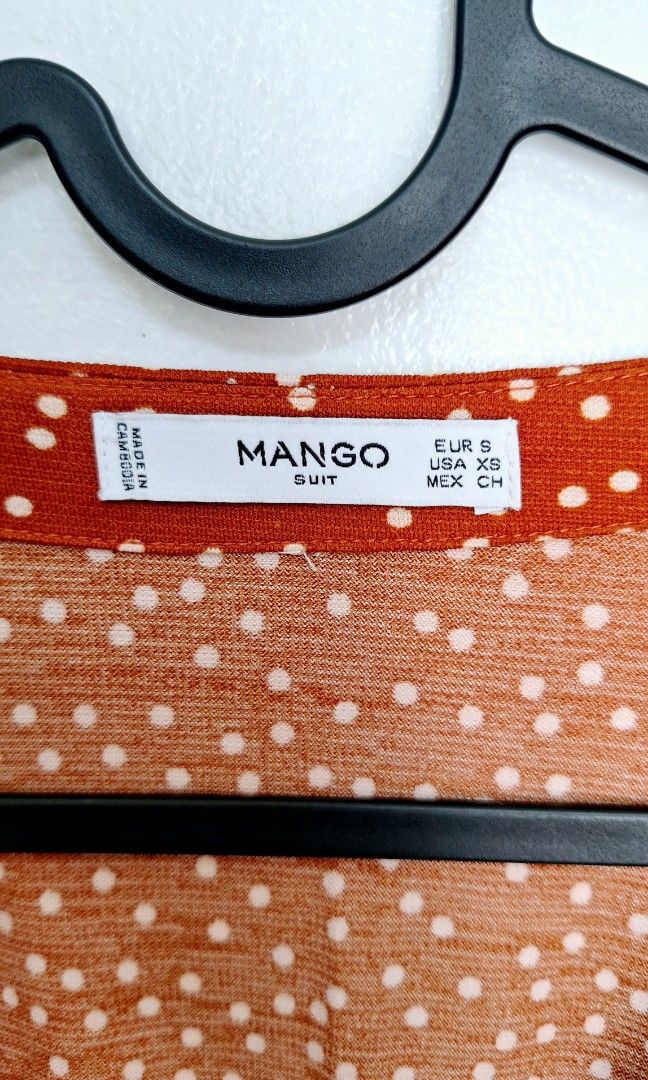 Mango Suit Dress (Category: Dresses) located in La Trinidad. Submitted by styled.traded (Listing ID 1466182465, Image 3). Description: Length 41", stretch waist area Never been used.