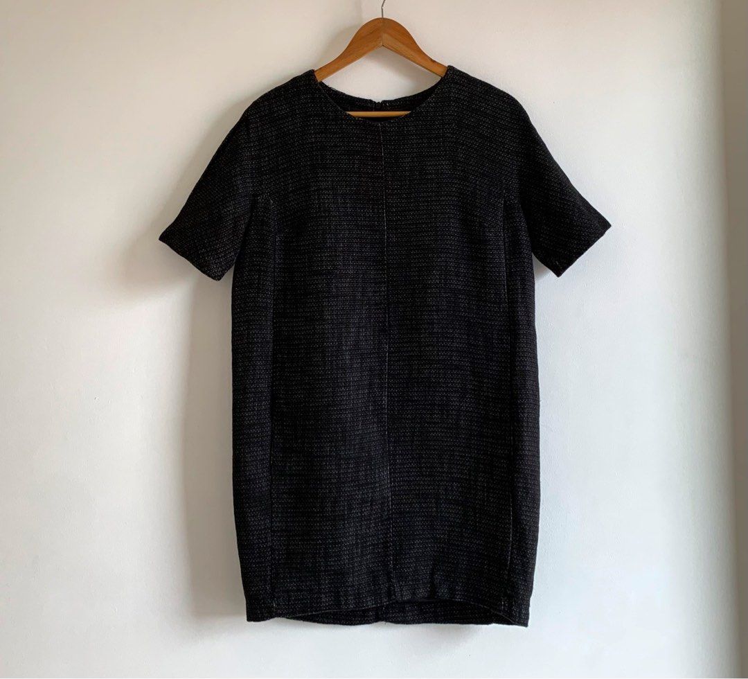 MANGO Tweed Dress Zipper back (Category: Dresses) located in Paranaque City. Submitted by famsale2016 (Listing ID 1466161400, Image 2). Description: Like new ✨ Size M on tag can fit up to L -with 2 deep side pockets .