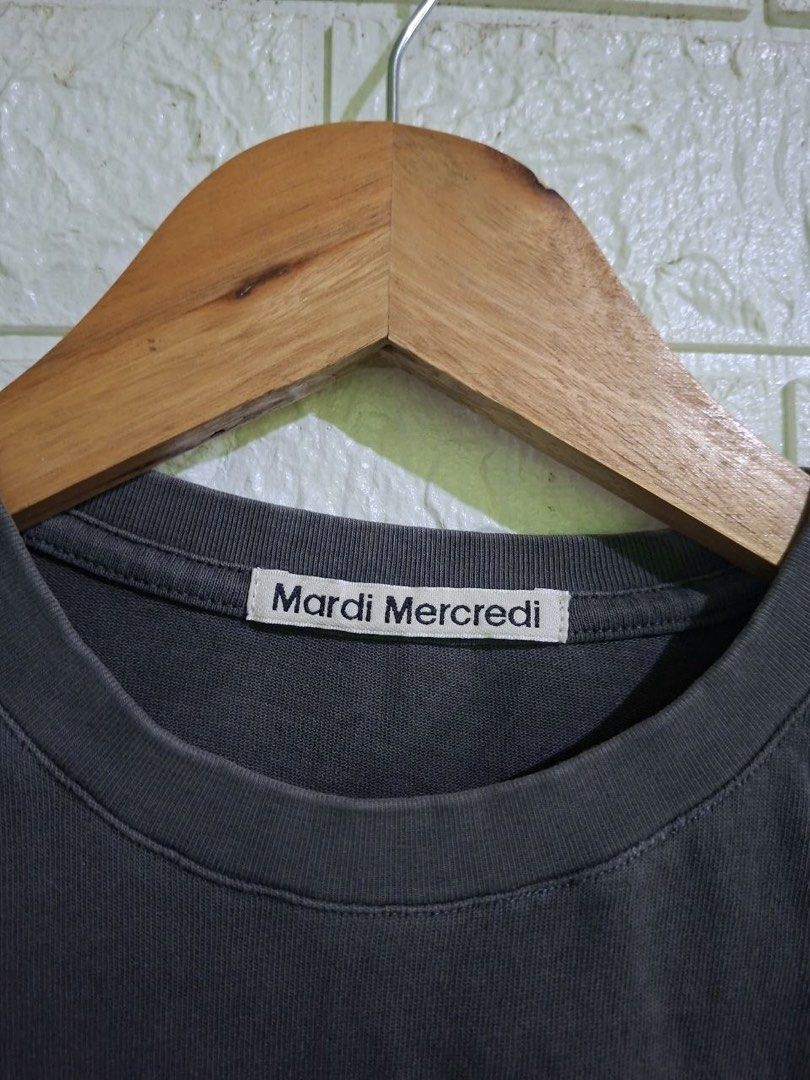 Mardi Mecredi Shirt (Category: Tshirts & Polo Shirts ) located in Bulacan. Submitted by bleue.finds (Listing ID 1466300775, Image 3). Description: Mardi Mecredi Shirt 20.5-21 - width 27 - length as new no issue good condition no other issues.