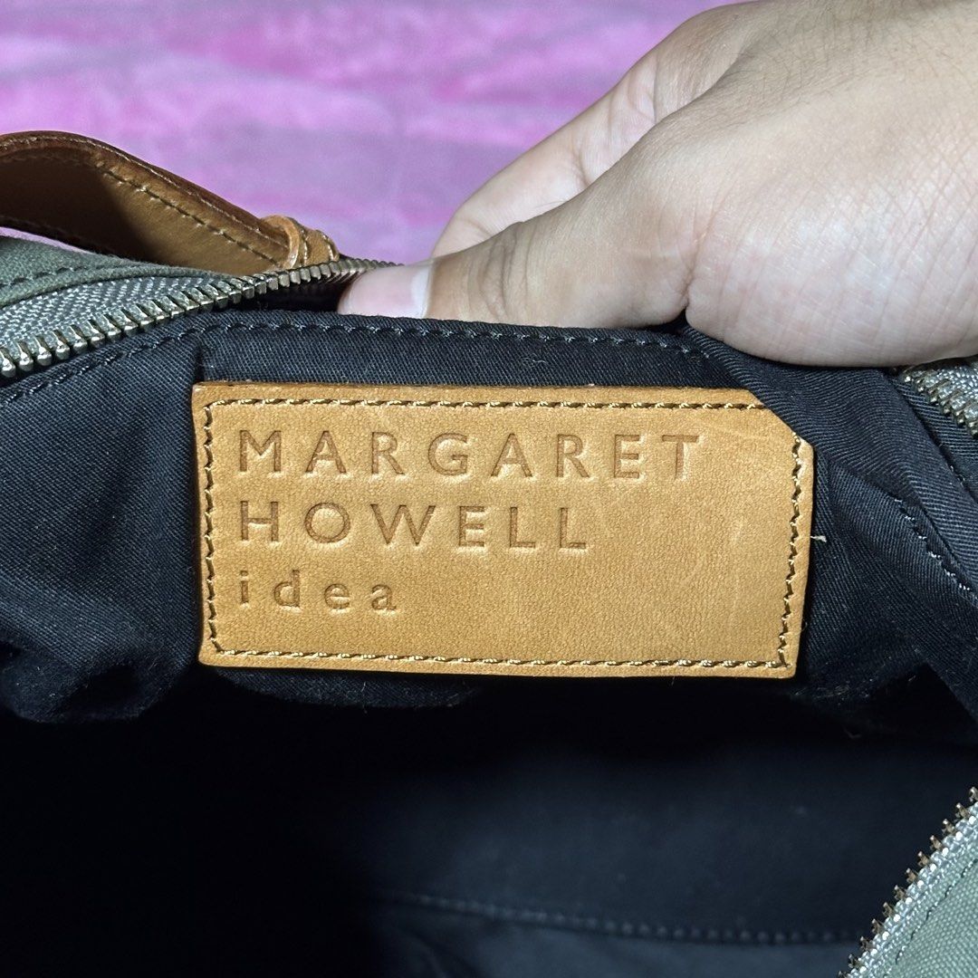 Margaret Howell Bag (Category: Cross-body Bags) located in Cagayan de Oro. Submitted by kjcartier26 (Listing ID 1466241637, Image 2). Description: Authentic, Flawless Japan sourced. ✨ - 60k in peso for the preloved price - Adjustable strap, Clean canvass A Margaret Howell bag is a minimalist, functional accessory known for its durable materials and understated utilitarian design..
