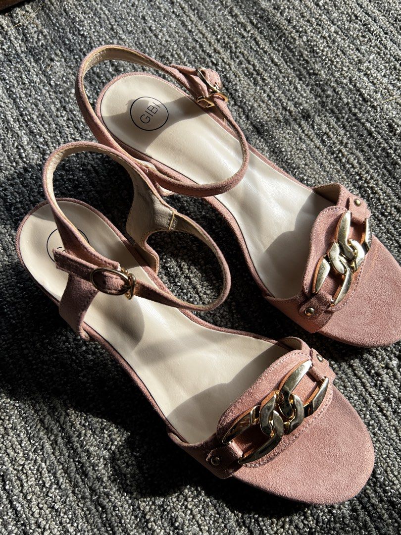 Marikina Made Gibi Sandals (Category: Heels) located in Marikina City. Submitted by luxurychingu_ (Listing ID 1466193867, Image 1). Description: Got this at their sale Brand new Rfs: not my style; impulse buy .