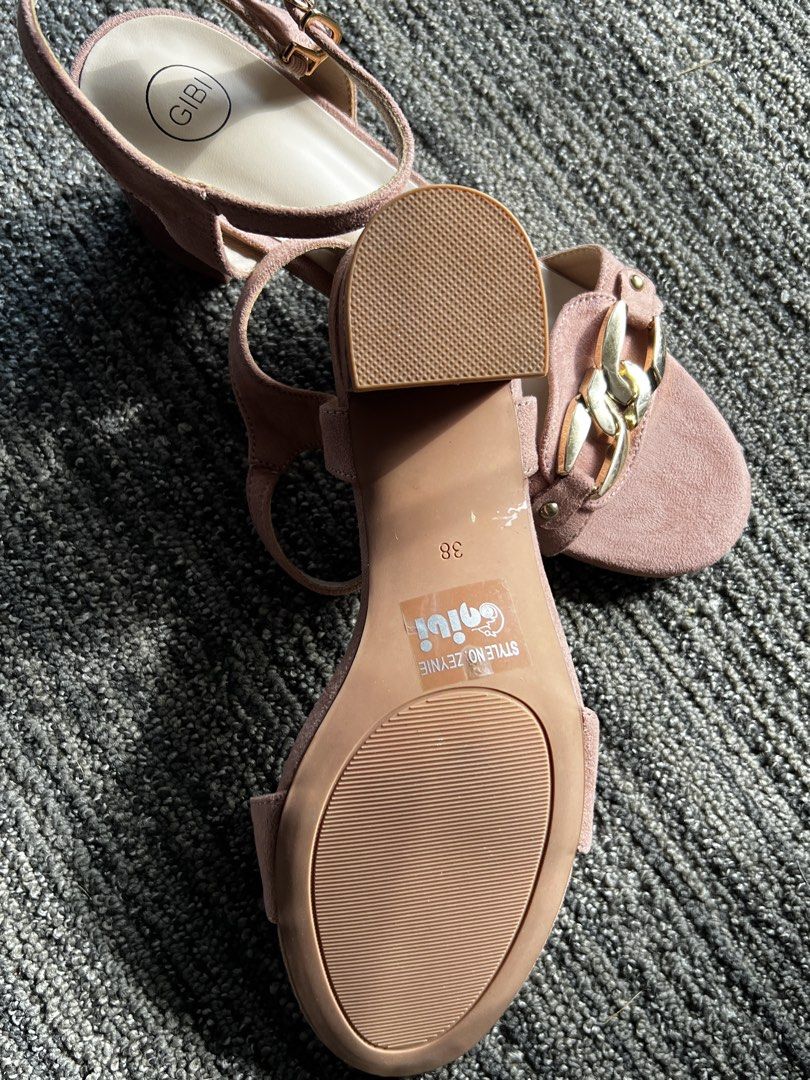 Marikina Made Gibi Sandals (Category: Heels) located in Marikina City. Submitted by luxurychingu_ (Listing ID 1466193867, Image 2). Description: Got this at their sale Brand new Rfs: not my style; impulse buy .