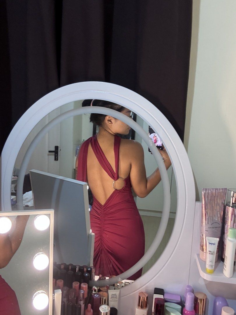 Maroon Bodycon Ruched Open Back Dress (Category: Dresses) located in Angeles City. Submitted by cocomademedo8 (Listing ID 1466231301, Image 3). Description: Size M Used only once for a dinner date. When worn already posted. Original price 980. Can do meet up around Angeles City.