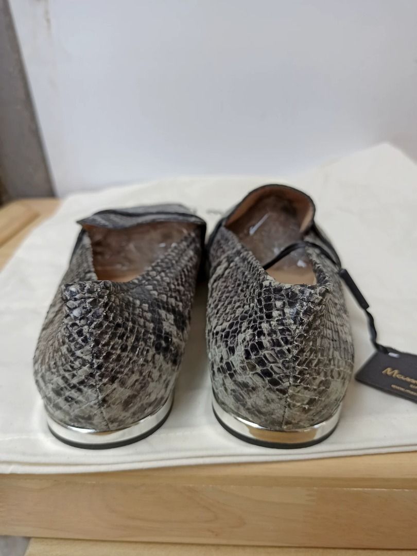 Massimo Dutti Pumps | MD-675416495092 (Category: Loafers) located in Paranaque City. Submitted by silverphoenix.00302e (Listing ID 1466192278, Image 3). Description: Massimo Dutti Pumps. Upper: goat leather. Lining: sheep leather, polyester. Sole: rubber and recycled leather. Condition: try-on marks on the outsole. Please review the photos for the exact condition. Reference: MD-675416495092..