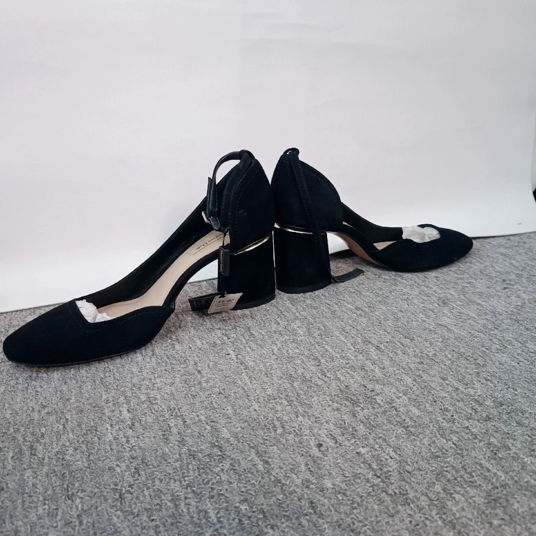 Massimo Dutti Pumps | MD-740446407103 (Category: Heels) located in Paranaque City. Submitted by silverphoenix.00302e (Listing ID 1466159737, Image 3). Description: Massimo Dutti Pumps. Upper: goat leather. Lining: sheep leather. Sole: rubber. Heel height: 6.5 cm. Condition: try-on marks on the outsole. Please review the photos for the exact condition. Reference: MD-740446407103..