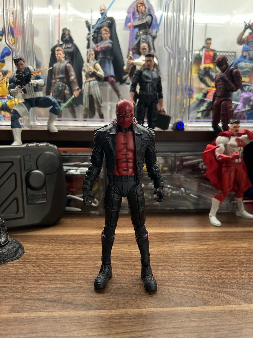 McFarlane 5-Pack Red Hood (Category: Figurines & Statues) located in Davao. Submitted by haallouu (Listing ID 1466207399, Image 2). Description: Condition: Loose, as is no accessories. Comes with standard McF base.