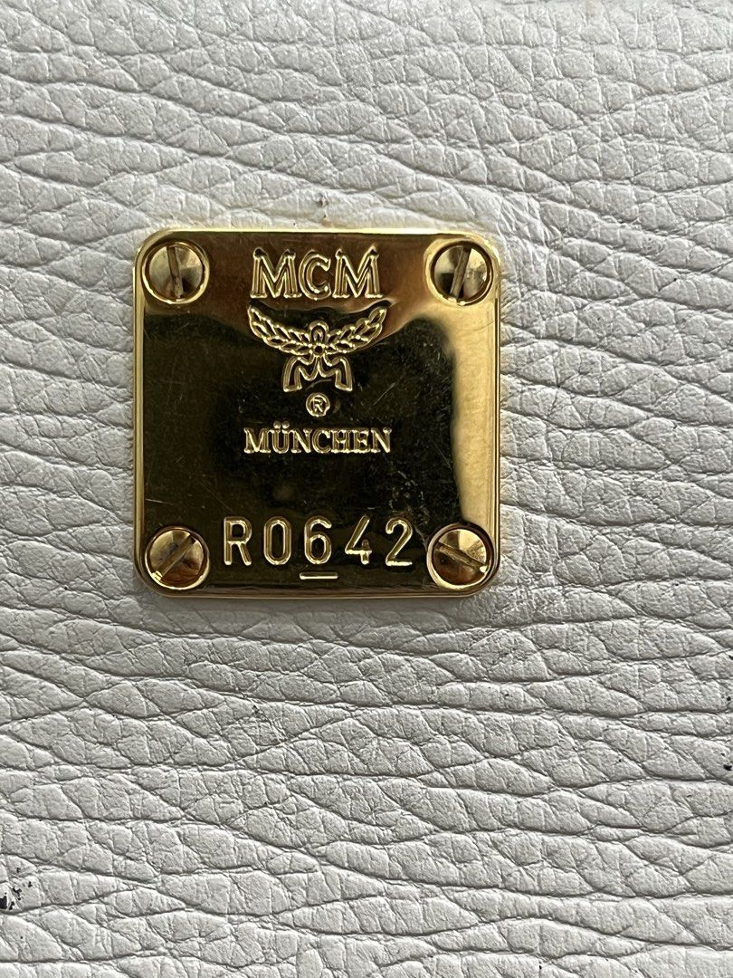 MCM Shoulder Bag (Category: Luxury Bags & Wallets) located in Reina Mercedes. Submitted by beyondthebagsph (Listing ID 1466274701, Image 3). Description: Authentic MCM Shoulder Bag Rank A condition No major rubs Source: Japan .