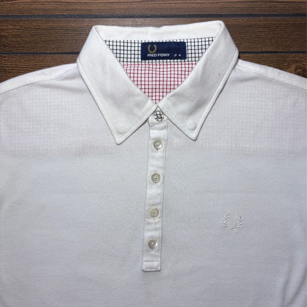 Men’s Fred Perry Monotone Polo-shirt (Category: Tshirts & Polo Shirts ) located in Bacolod City. Submitted by treasurehuntsv2 (Listing ID 1466229059, Image 3). Description: Condition – Excellent Color Rate –9.5/10 Flaws – None ✅ Size: Dimensions: Width – 20 Length –26 .