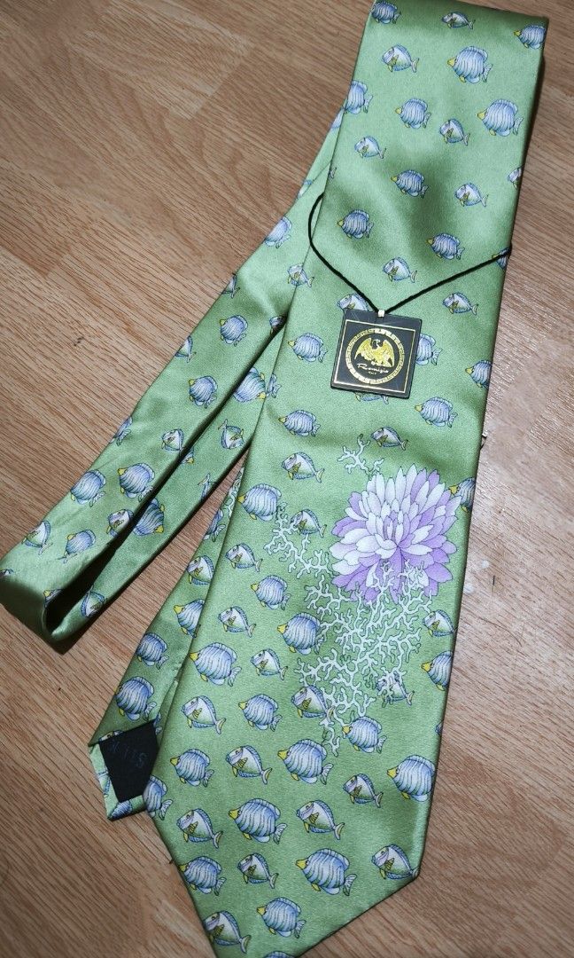 Men's neck tie (Category: Ties) located in Manila. Submitted by wearforce (Listing ID 1466227862, Image 1). Description: Men's neck tie Brand: Remizio brand new with tags no issues 300 + sf.