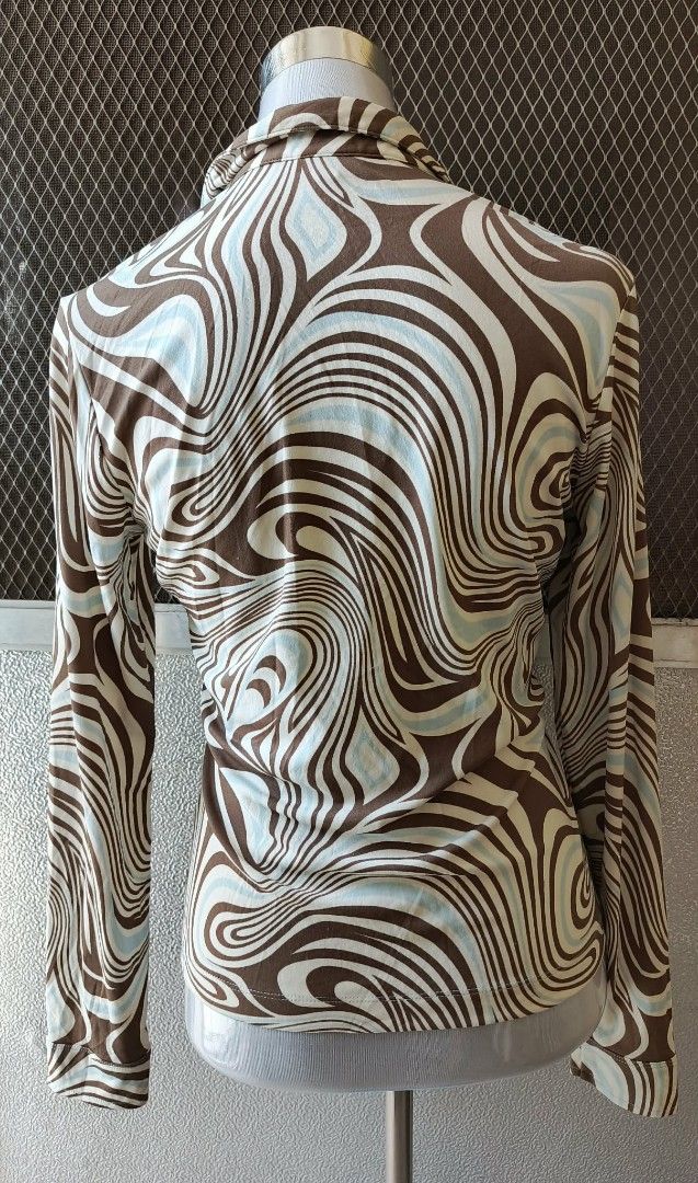 Mexxx Brown Swirl Pattern Button Down Blouse Size M (Category: Blouses) located in Cebu City. Submitted by violacloset (Listing ID 1466226172, Image 3). Description: Measurements: length: 22 1/2 width: 17.