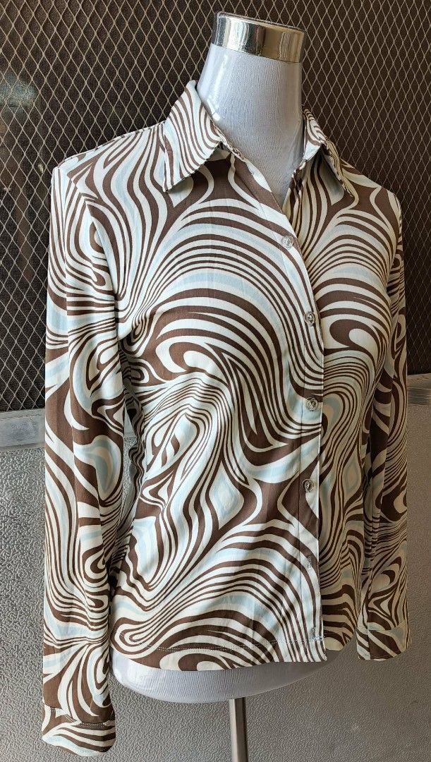 Mexxx Brown Swirl Pattern Button Down Blouse Size M (Category: Blouses) located in Cebu City. Submitted by violacloset (Listing ID 1466226172, Image 2). Description: Measurements: length: 22 1/2 width: 17.