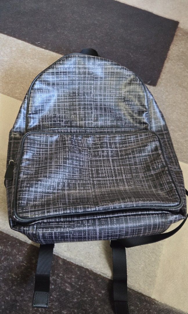 Michael kors backpack (Category: Backpacks) located in Pagudpud. Submitted by jmpascual044757 (Listing ID 1466178217, Image 1). Description: 100% guaranteed original!!! sign of use on the body very minimal rubs on some areas only intact all leather and seals clean interior lots of pockets with back secret pocket laptop compartment pass po sa barat! pass sa maarte! no free sf initially posted for 700 reduced to 400 last price.