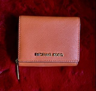 (Category: ) located in . Submitted by shopaholic.kart2021 (Listing ID 1466218099, Image 1). Description: .