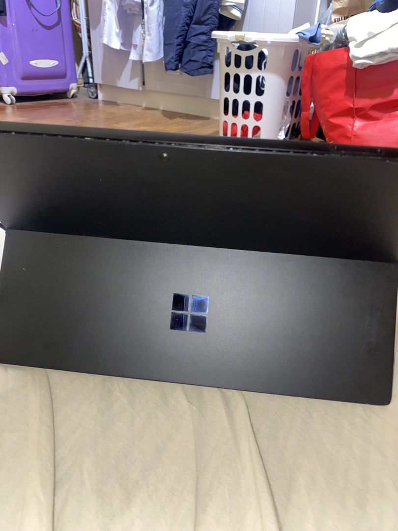 Microsoft Surface Pro 7 (Category: Laptops & Notebooks) located in Manila. Submitted by veriangabito (Listing ID 1466290666, Image 2). Description: 256 / 8 No issues aside from scratches Included charger Sampaloc, Manila.
