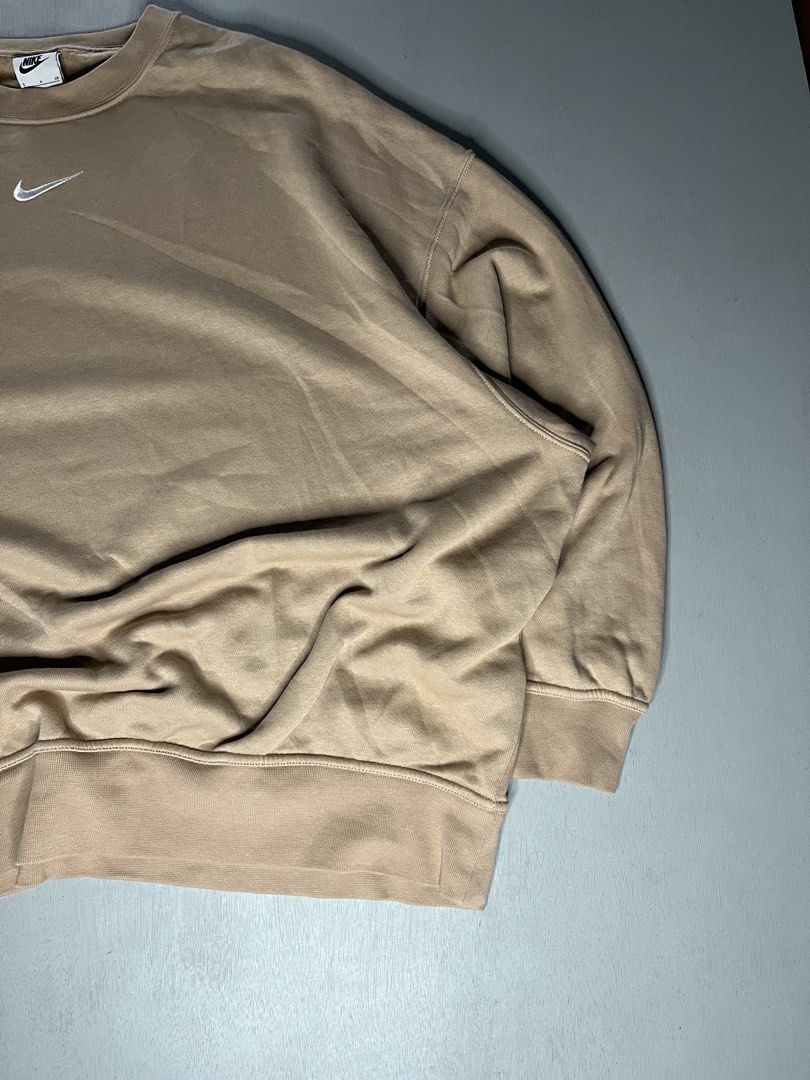 Mid swosh nike (Category: Longsleeves) located in Catbalogan. Submitted by wayndsyclee. (Listing ID 1466327845, Image 3). Description: Nike Size small No issue Need wash Excellent Boxy fit Color rate 9.5/10 Dimes:w27/L28.