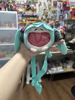 (Category: ) located in . Submitted by meowietrinkets (Listing ID 1466322749, Image 1). Description: .