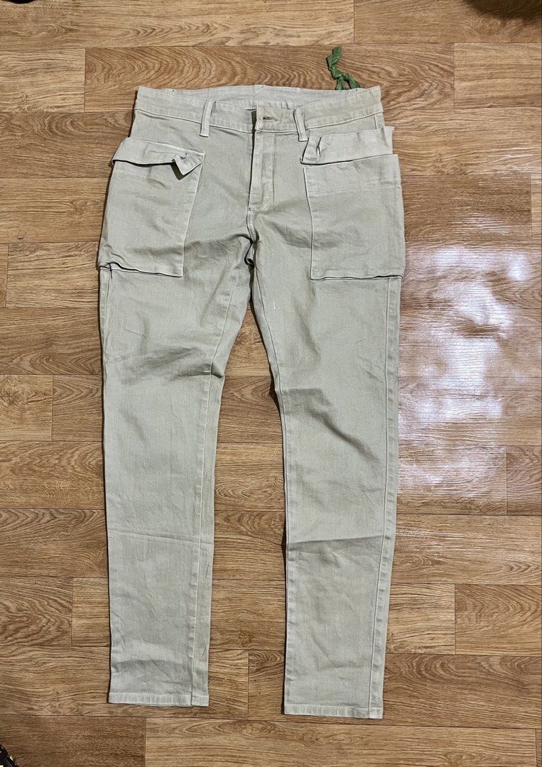 Military Monkey pants (Category: Trousers) located in Zamboanga. Submitted by alterramz08 (Listing ID 1466157670, Image 1). Description: Military monkey pants ( unfinished ) Size 32 Length 40.5 Thigh 12 Leg Opening 6 Verygood Condition Price : 1,500 Pesos !!.