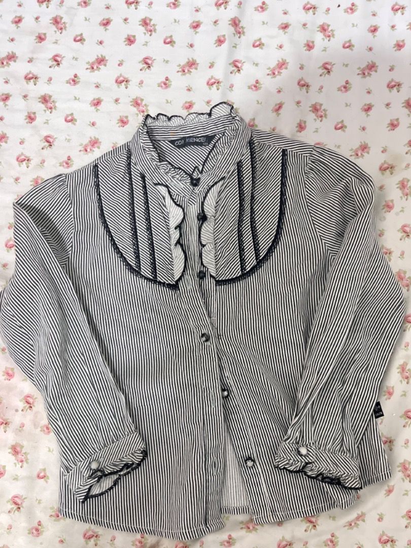 Milkmaid Stripes Black Y2k top (Category: Blouses) located in Legazpi City. Submitted by closetdeclutters111 (Listing ID 1466309986, Image 1). Description: size xs.
