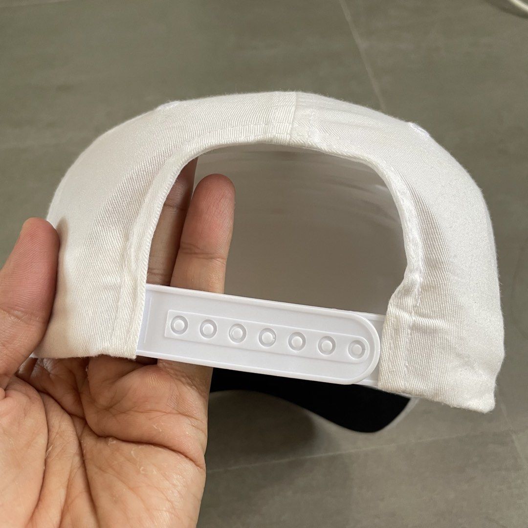 Mini Cooper BMW Hat (Category: Caps & Hats) located in Mabalacat. Submitted by goldengarms_ (Listing ID 1466201810, Image 2). Description: Size: One Size Condition: Excellent Color rate: 9.5/10 or better Issue: Washable dirts Price is still negotiable for sure buyer 👍 - Payment thru GCash, Maya or Security Bank 💳 - Shipping via J&T Express 🛩️ Pm us for more details. Thank you! 📩.