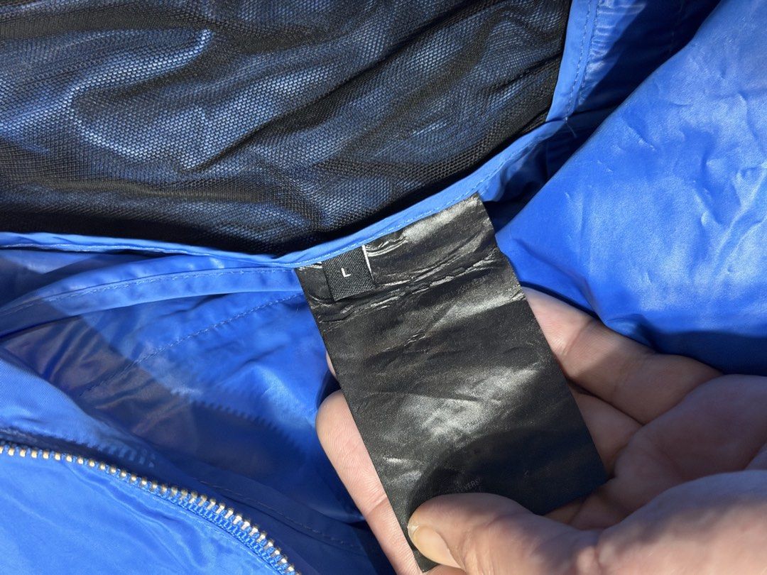 Miu Miu - Blue Zip up windbreaker (Category: Coats, Jackets and Outerwear) located in Cavite. Submitted by commoncourtesy (Listing ID 1466295955, Image 3). Description: Size large.
