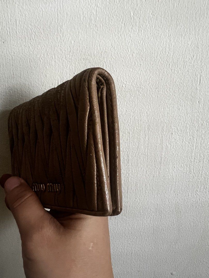 Miu Miu wallet (Category: Luxury Bags & Wallets) located in Valenzuela. Submitted by dianzskiyo (Listing ID 1466173831, Image 2). Description: 📍SELF - AUTHENTICATION📍 LOCATION : VALENZUELA 🎀AVAILABLE! SOLD ITEMS ARE MARKED OR DELETED🎀 Preloved Miu Miu wallet 📍 what you see is what you get 📍 Managed ur expectation - this is preloved 📍 Slightly negotiable 📍 All details were already posted (pls check photos para iwas sa redundant na tanong �