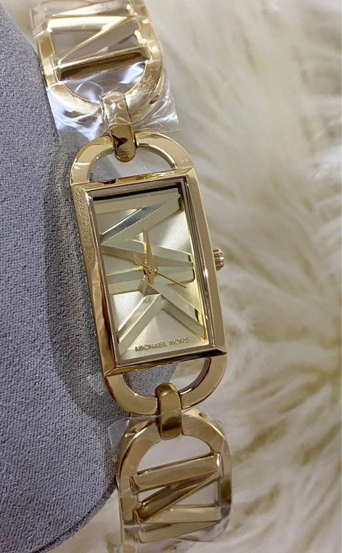 MK TWISTED EMPIRE WOMEN DIAL AUTHENTIC WATCH (Category: Women's Watches) located in Quezon City. Submitted by watchme_authentic2 (Listing ID 1466307175, Image 3). Description: MK AUTHENTIC WATCH‼️💯 COMPLETE INCLUSIONS! .