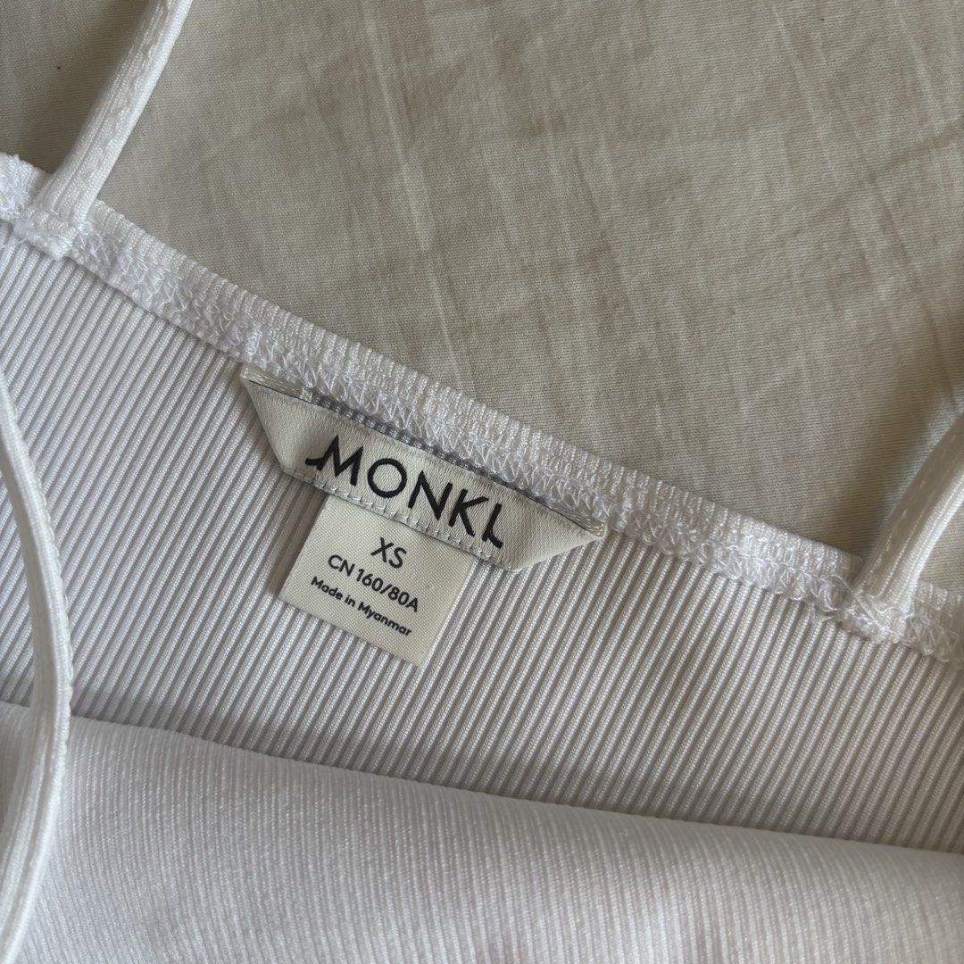 Monki White Crop Tank Top (Category: Sleeveless) located in Binan City. Submitted by myprelovedhaul (Listing ID 1466198318, Image 2). Description: - fits xs to small! - no when worn photos! - last price posted! - please message only if sure buyer! - limited replies only. - Available unless mark as sold. - Ship via j&t or lalamove for same day. -Mode of payment: Gcash 📍Biñan Laguna .