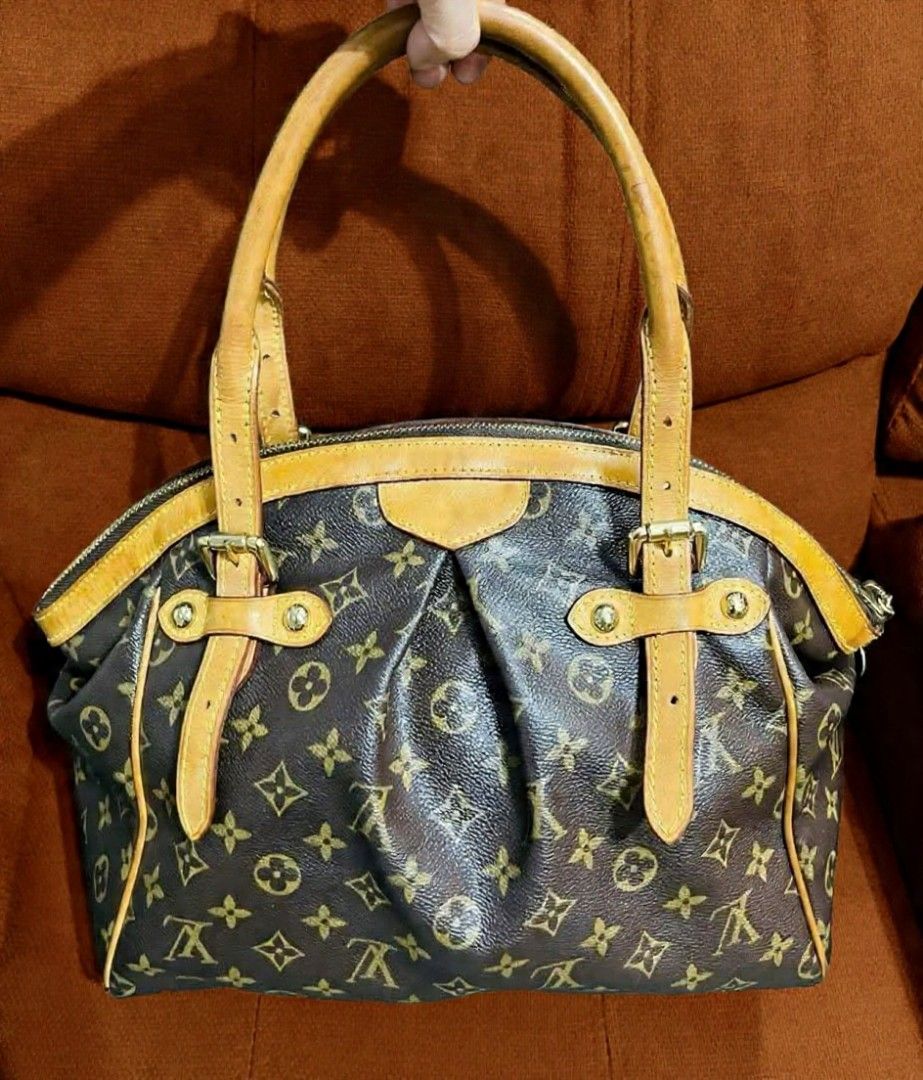 Mono Ti voli (Category: Shoulder Bags) located in Quezon City. Submitted by luxxechic (Listing ID 1466206575, Image 1). Description: coded no issue actual photo posted japan preloved mop: gcash.
