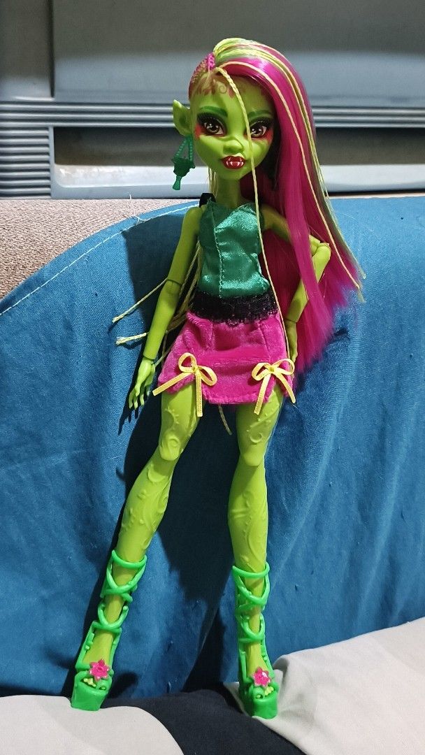 Monster High Venus McFlytrap Doll (Category: Figurines & Statues) located in Cavite. Submitted by ybk_88 (Listing ID 1466199349, Image 2). Description: As is. No issues..