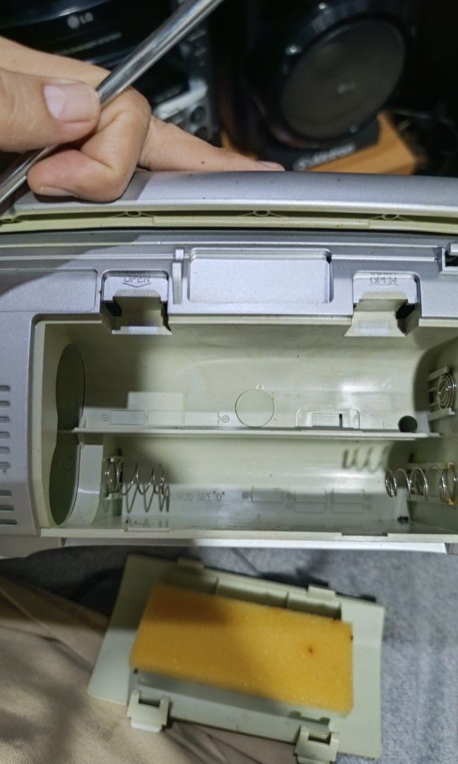 MOON BOOMBOX (Category: Portable Music Players) located in Midsayap. Submitted by macoy.picker (Listing ID 1466335927, Image 3). Description: MOON BOOMBOX ✅ CD ✅ Cassette ✅Aux Out ✅ AM FM 110 Volts 2500 + SF send offer.