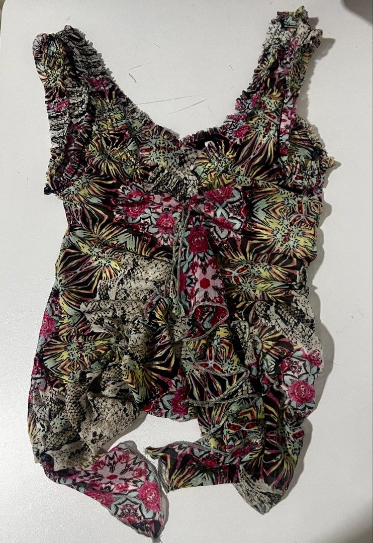 Morgan de toi vintage top (Category: Blouses) located in San Leonardo. Submitted by hmmmhehe (Listing ID 1466321175, Image 1). Description: morgan de toi vintage top no issues rfs: declutterring can fit small - medium message for more questions .
