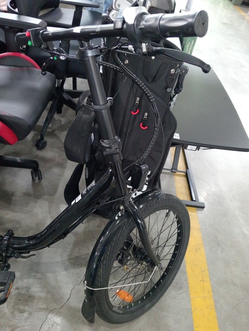 Motorbike good as new (Category: Everything Else Others) located in Manila. Submitted by elaine838 (Listing ID 1466186374, Image 2). Description: Electric folding bike w/ chair, adapt, and key.