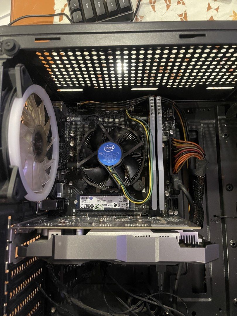 MSI H310M PRO M2 PLUS + i3 9100f (Category: Desktops) located in Valenzuela. Submitted by user3294 (Listing ID 1466327231, Image 1). Description: - Sleek black chassis with a clean internal layout and basic cable management - Intel processor with standard stock cooler - Rear exhaust fan with an eye-catching Blue LED ring - Bundle lang - Kasama na Psu pati case at fan - Thermal Paste - Need lang ng linis saka repaste - Di kasama ram, gpu saka ssd.