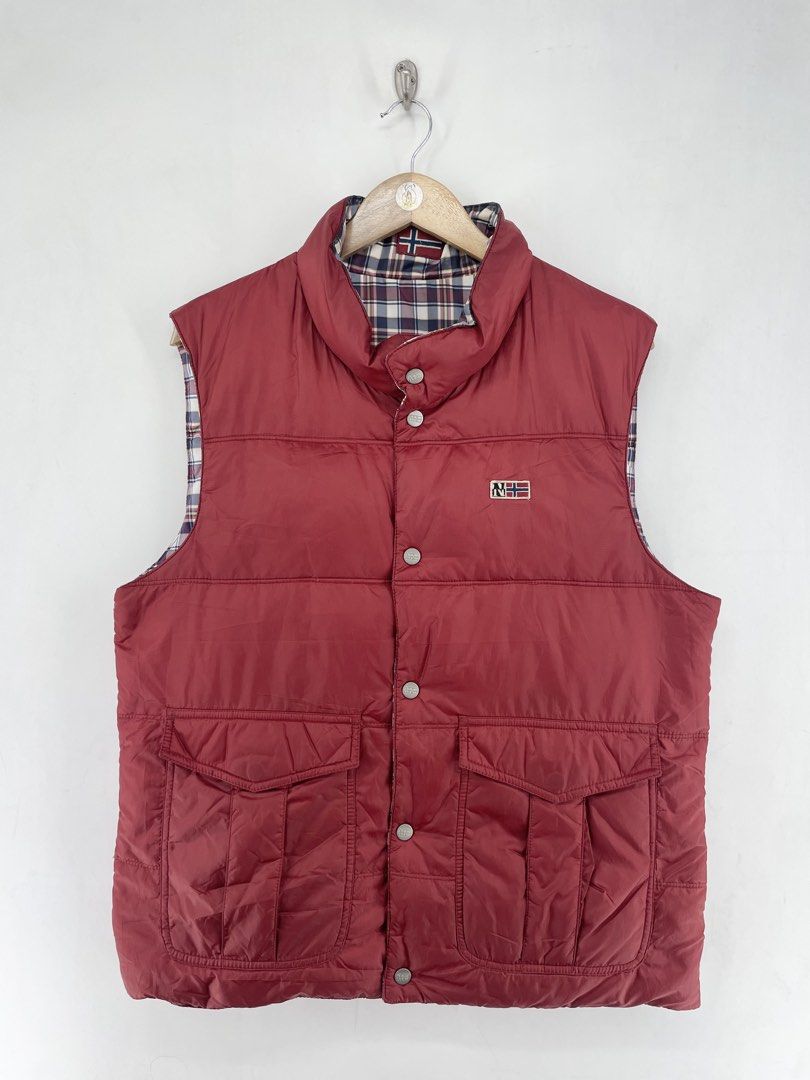 Napapijri Expedition Experience Reversible Puffer Vest (Category: Vests) located in Mandaluyong City. Submitted by armrhts (Listing ID 1466303218, Image 1). Description: Size: Large Dimensions(inches) •Width: 22" •Length: 27" .