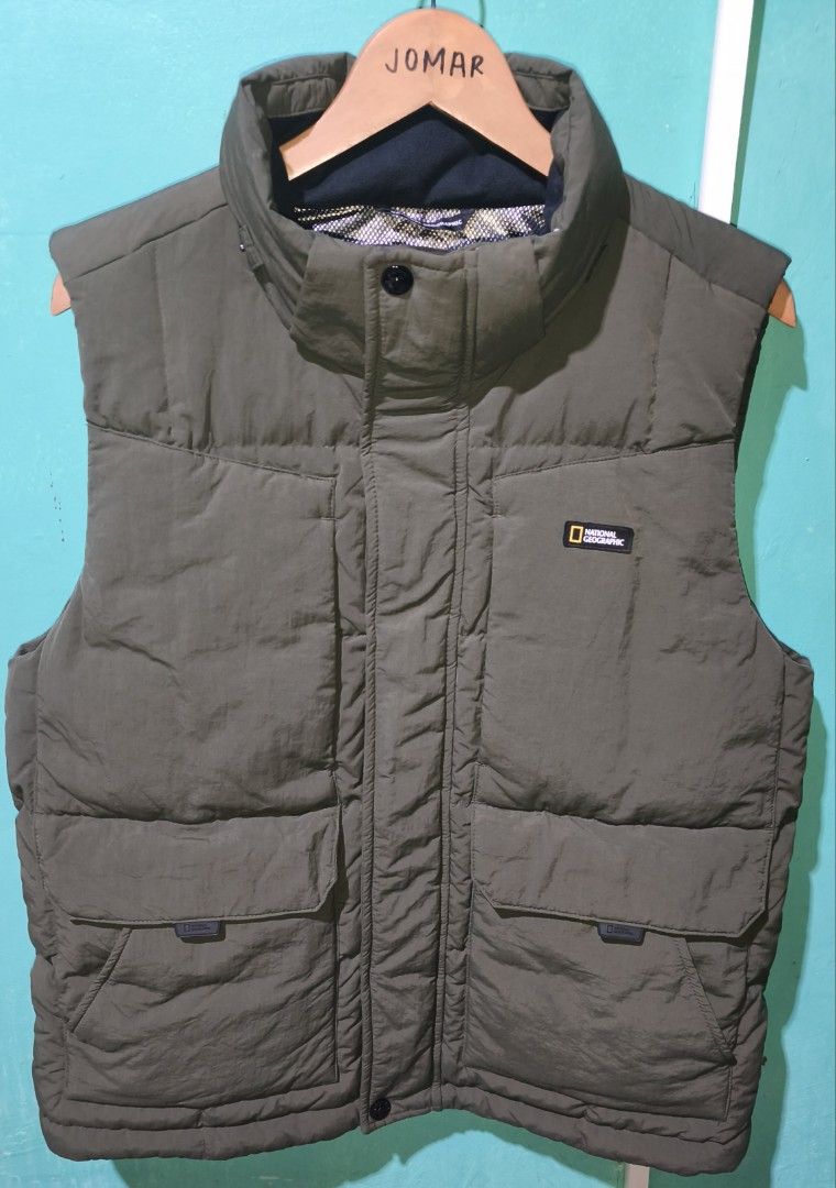 National Geographic Helena Vest (Category: Coats, Jackets and Outerwear) located in Las Pinas. Submitted by _jomar (Listing ID 1466290656, Image 2). Description: Excellent condition Missing HooD No pinhole 9.5/10 Color Rate Dimes 21x26.