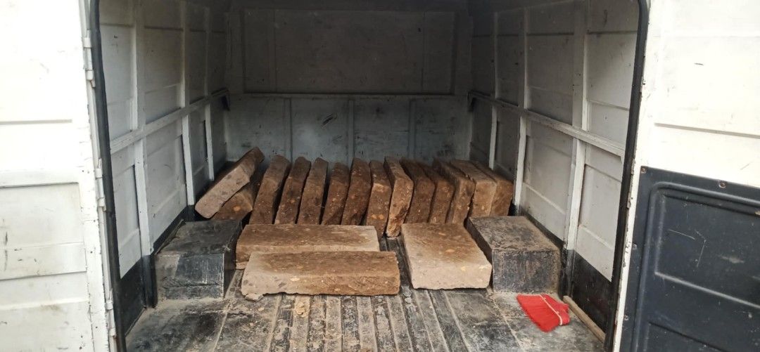 Natural stone blocks for construction and landscaping (Category: Construction & Building Materials) located in Manila. Submitted by wildwater_6905b4 (Listing ID 1466302386, Image 3). Description: - Heavy natural stone blocks directly from site - Strong and durable material - Ideal for building walls, paving, or garden landscaping - Multiple slabs stacked and loaded into a truck for transport - Selling as a complete lot.