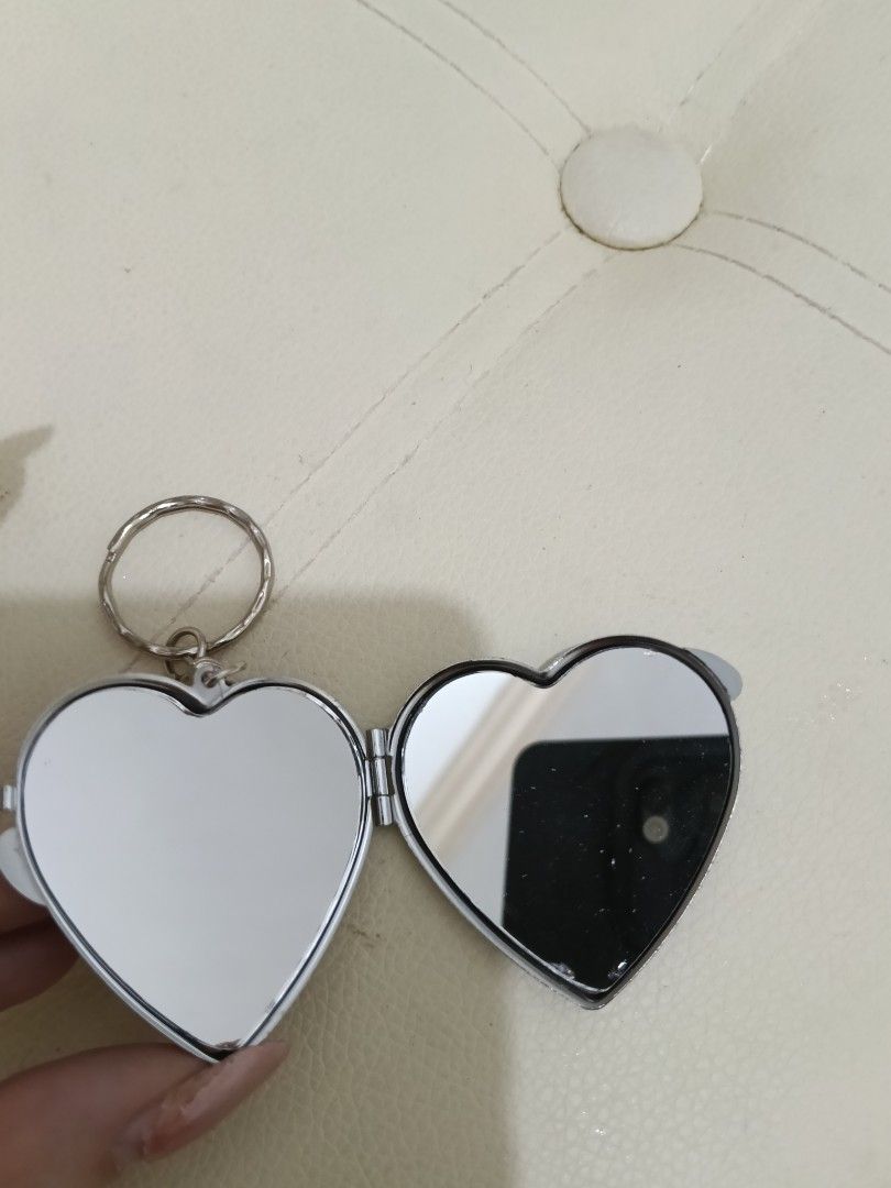 Nature republic mirror keychain (Category: Mirrors) located in Quezon City. Submitted by andrea11171999 (Listing ID 1466207653, Image 2). Description: .